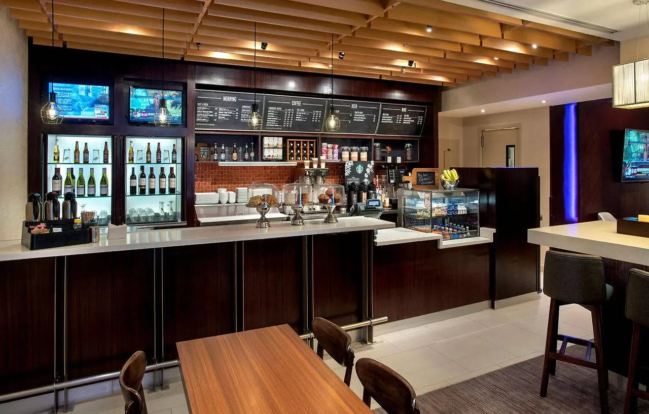 Courtyard By Marriott New York Manhattan / Soho
